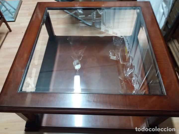 Vintage: MESA CL&Aacute;SICA DE  MADERA Y CRISTAL - Foto 2