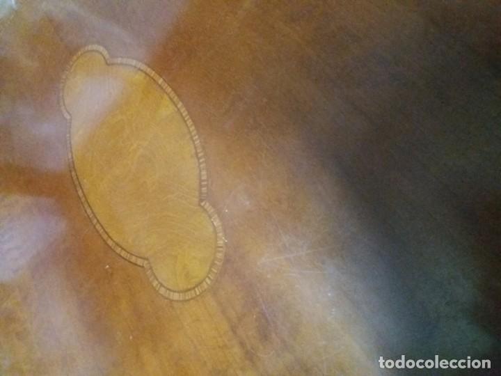 Vintage: MESA CL&Aacute;SICA DE  MADERA Y CRISTAL - Foto 4