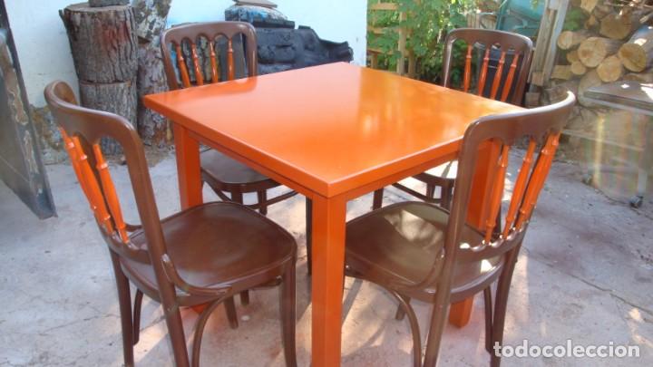 Vintage: mesa de madera maciza con 4 sillas de &eacute;poca - Foto 2