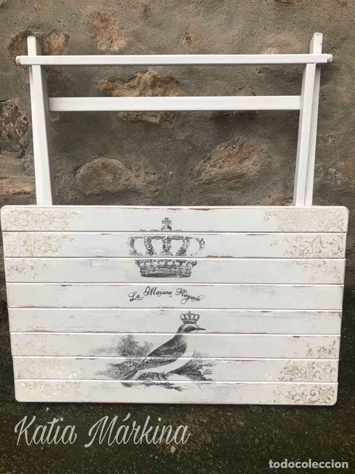 Vintage: Mesa de madera plegable pintada y decorada con Decoupage y estarcidos. - Foto 3