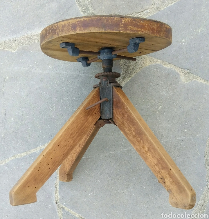 Vintage: Antiguo Taburete de madera. Altura regulable. - Foto 2