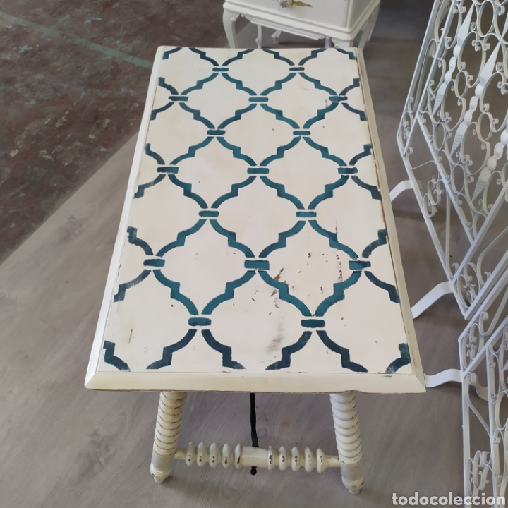 Vintage: Mesa auxiliar castellana. - Foto 3