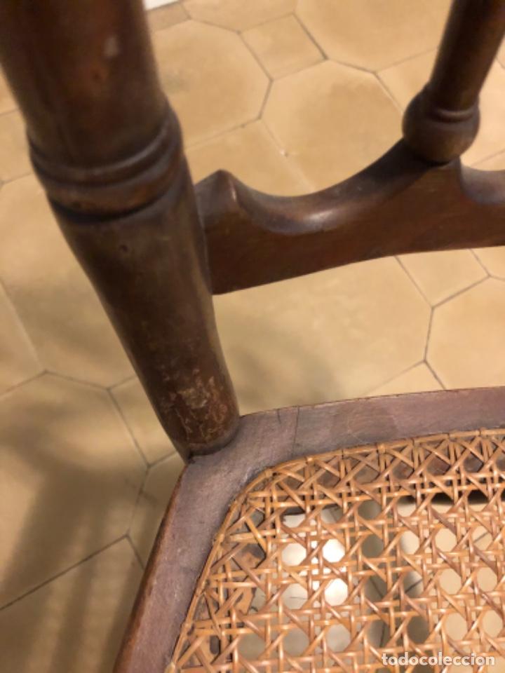 Vintage: Silla de madera con asiento de rejilla - Foto 4