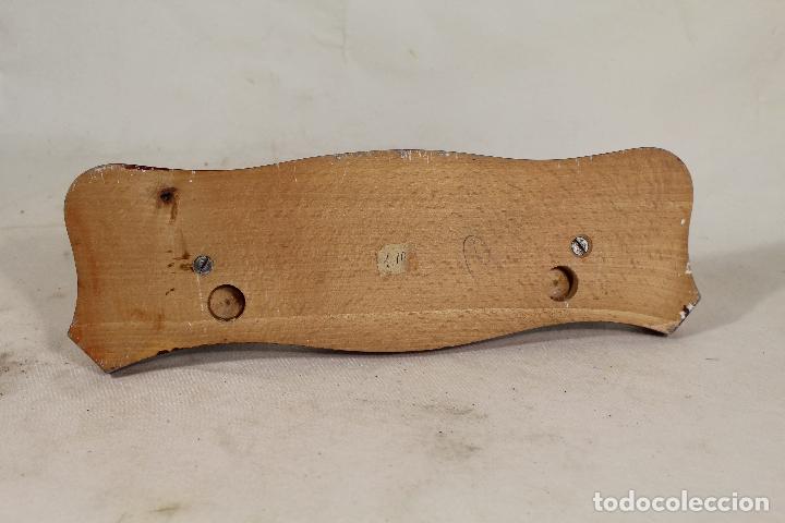 Vintage: perchero de pared con dos perchas de escenas romanticas - Foto 2