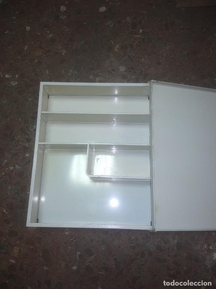 Vintage: Mueble de chapa antiguo - Foto 3