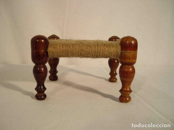Vintage: PAR TABURETES MADERA CUERDA - Foto 2