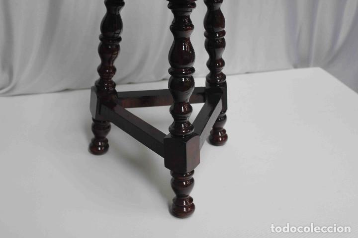 Vintage: TABURETE TRES PATAS MADERA 42 - Foto 3