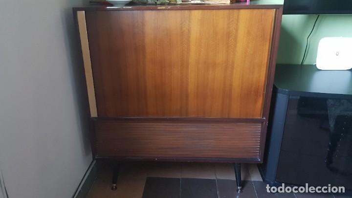 Vintage: Mueble televisi&oacute;n antiguo Philips - Foto 1