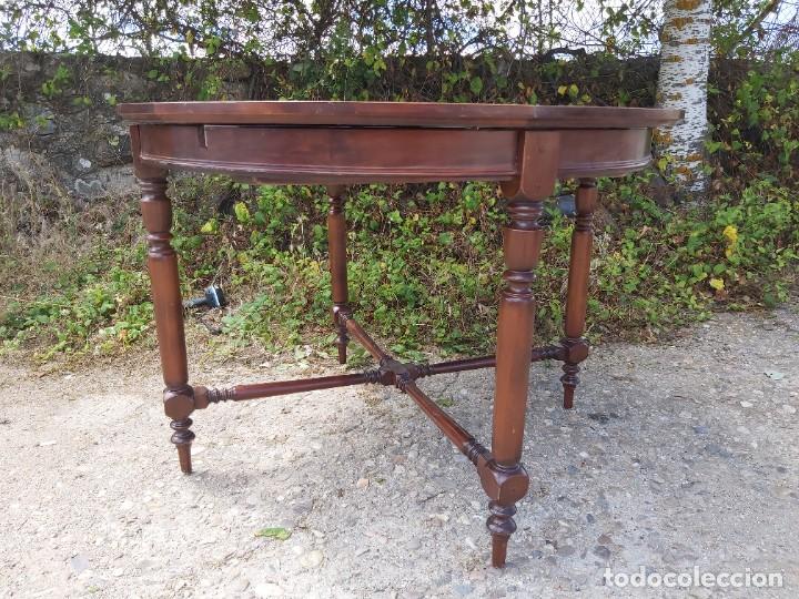 Vintage: Mesa extensible en madera de cerezo, de bonitas l&iacute;neas. - Foto 4