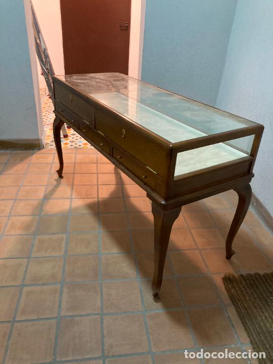 Vintage: Mesa con cristal expositor - Foto 7