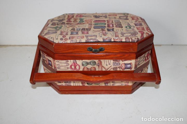Vintage: costurero de madera forrado de tela - Foto 8