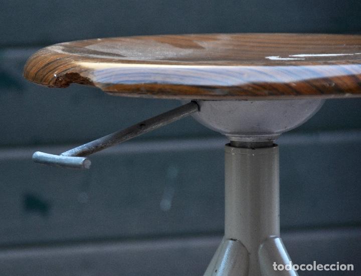 Vintage: Taburete industrial franc&eacute;s - Foto 3