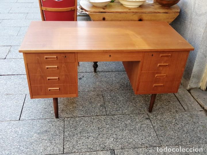 Vintage: MESA SUECA A&Ntilde;OS 60 CON ESTAMPILLADO - Foto 2