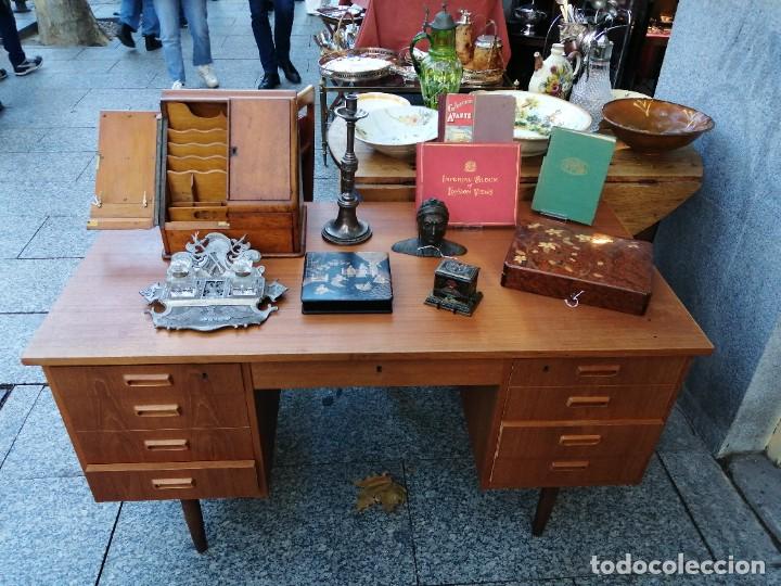 Vintage: MESA SUECA A&Ntilde;OS 60 CON ESTAMPILLADO - Foto 5