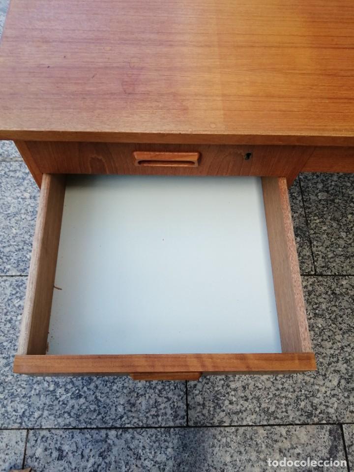 Vintage: MESA SUECA A&Ntilde;OS 60 CON ESTAMPILLADO - Foto 9