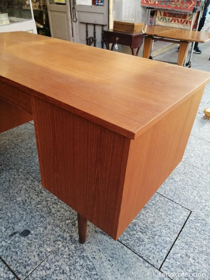 Vintage: MESA SUECA A&Ntilde;OS 60 CON ESTAMPILLADO - Foto 10