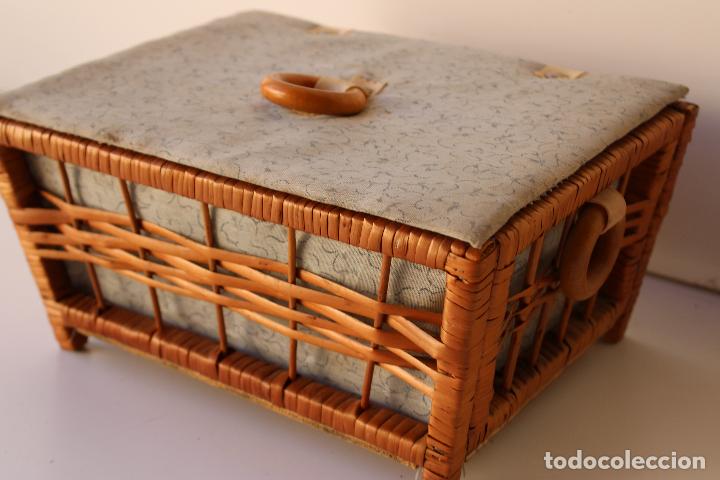 Vintage: caja costurero de mimbre - Foto 6