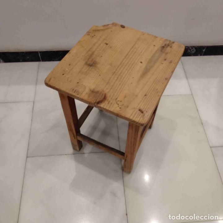 Vintage: antiguo taburete de madera - Foto 2