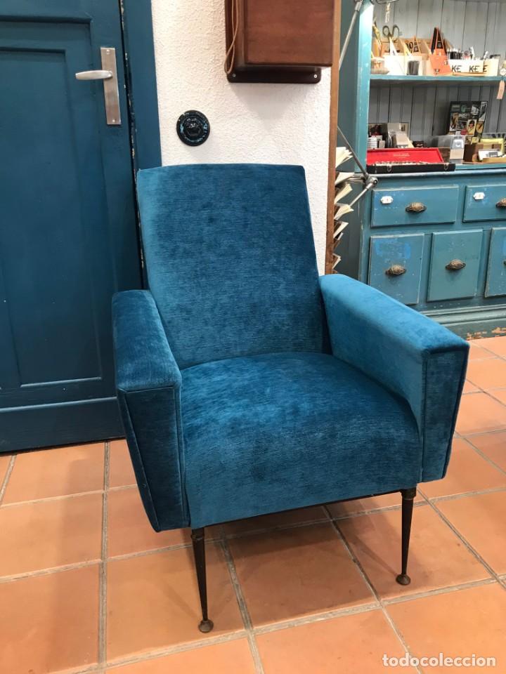 Vintage: Sill&oacute;n l&iacute;neas rectas a&ntilde;os 60 - Foto 2
