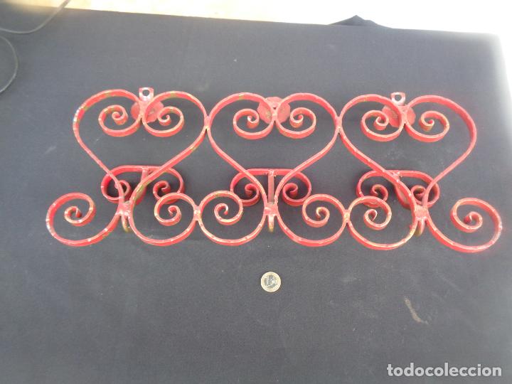 Vintage: PERCHA DE FORJA CON TRES POMOS - Foto 5