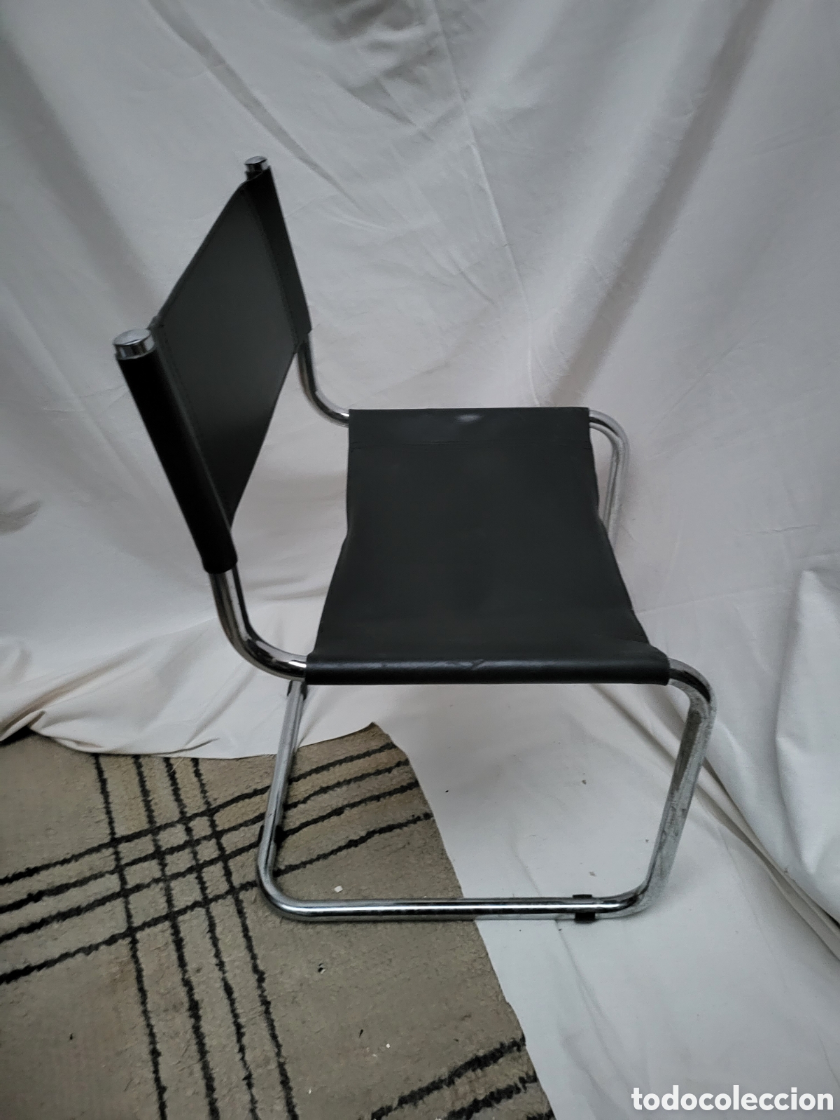 taburete Cliente toma una foto tres sillas tipo breuer, acero cromado y piel, - Acheter Meubles vintage  sur todocoleccion