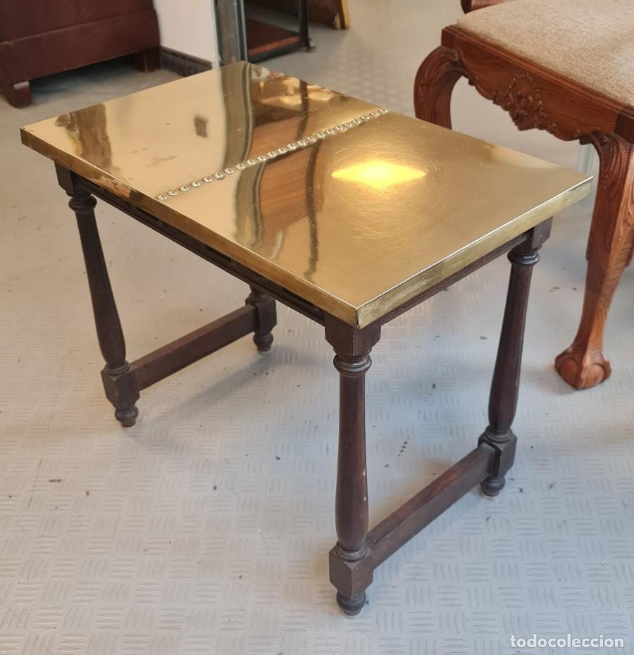 Vintage: Mesa de caf&eacute; con sobre de laton - Foto 3