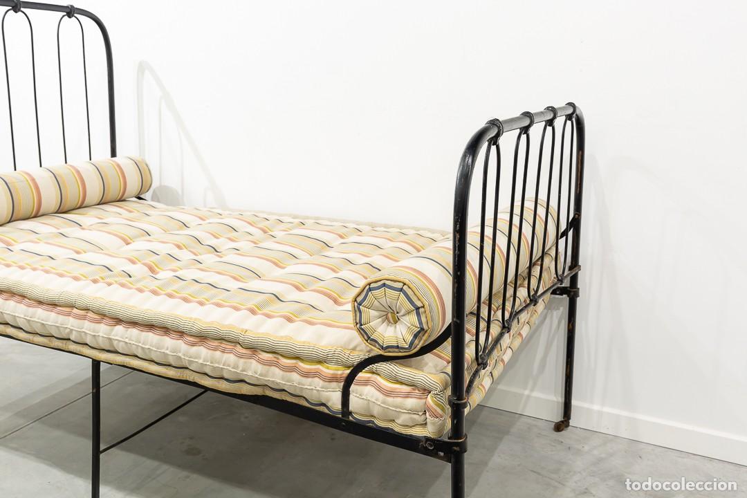 Vintage: Cama plegable en hierro vintage - Foto 2
