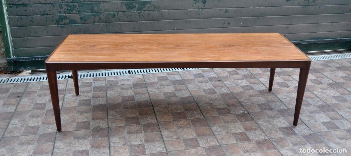Vintage: Mesa auxiliar danes en teca con bandeja extraible
