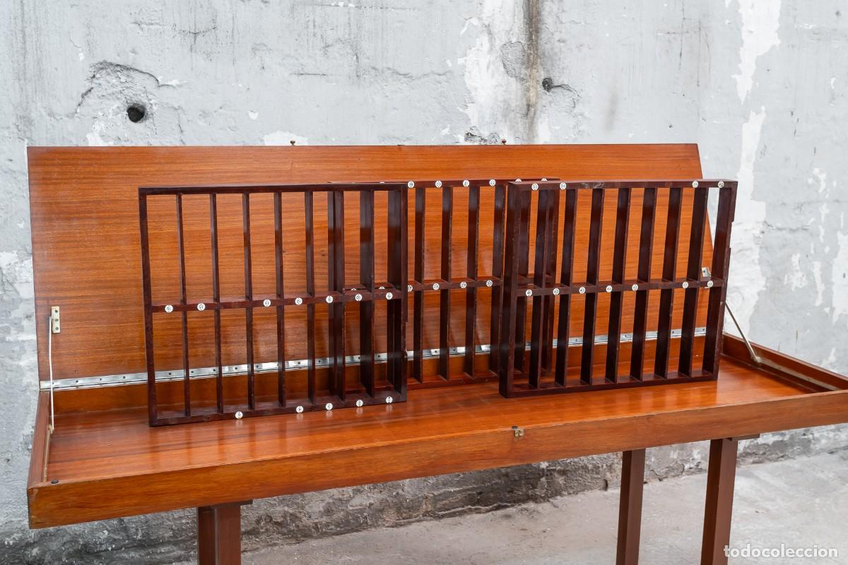 Vintage: Mesa rectangular con caj&oacute;n para colecci&oacute;n, s. XX - Foto 3