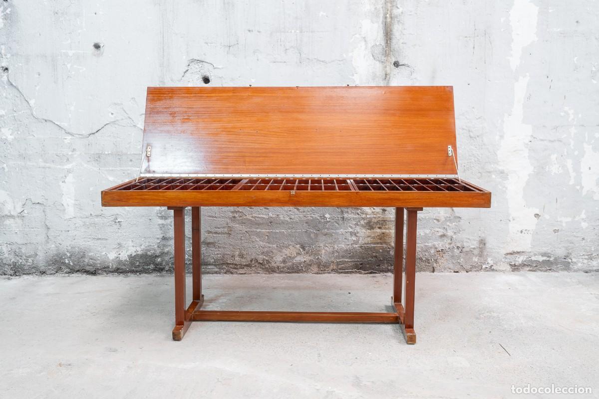 Vintage: Mesa rectangular con caj&oacute;n para colecci&oacute;n, s. XX - Foto 7