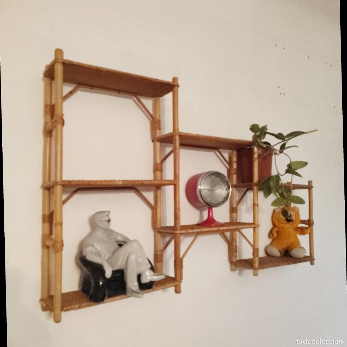Vintage: Estanter&iacute;a de bamb&uacute; antigua con varias lejas para poder colocar cosas. Muy pr&aacute;ctica. - Foto 12