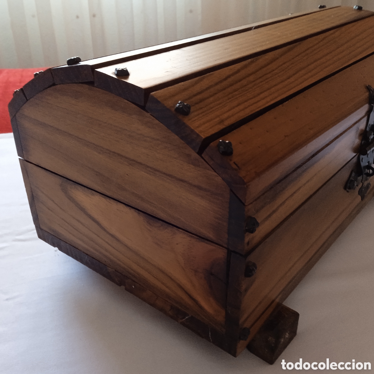 Vintage: Ba&uacute;l vintage de madera y remaches - Foto 1