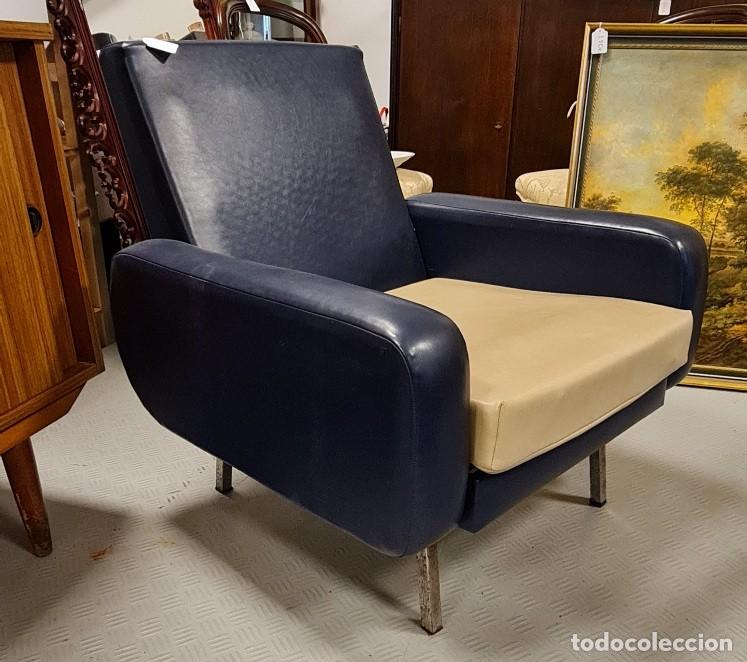 Vintage: Butaca en escay azul y crema. - Foto 1
