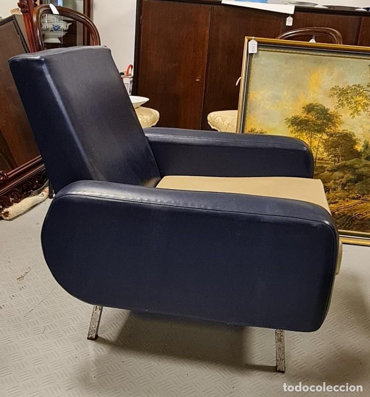 Vintage: Butaca en escay azul y crema. - Foto 4