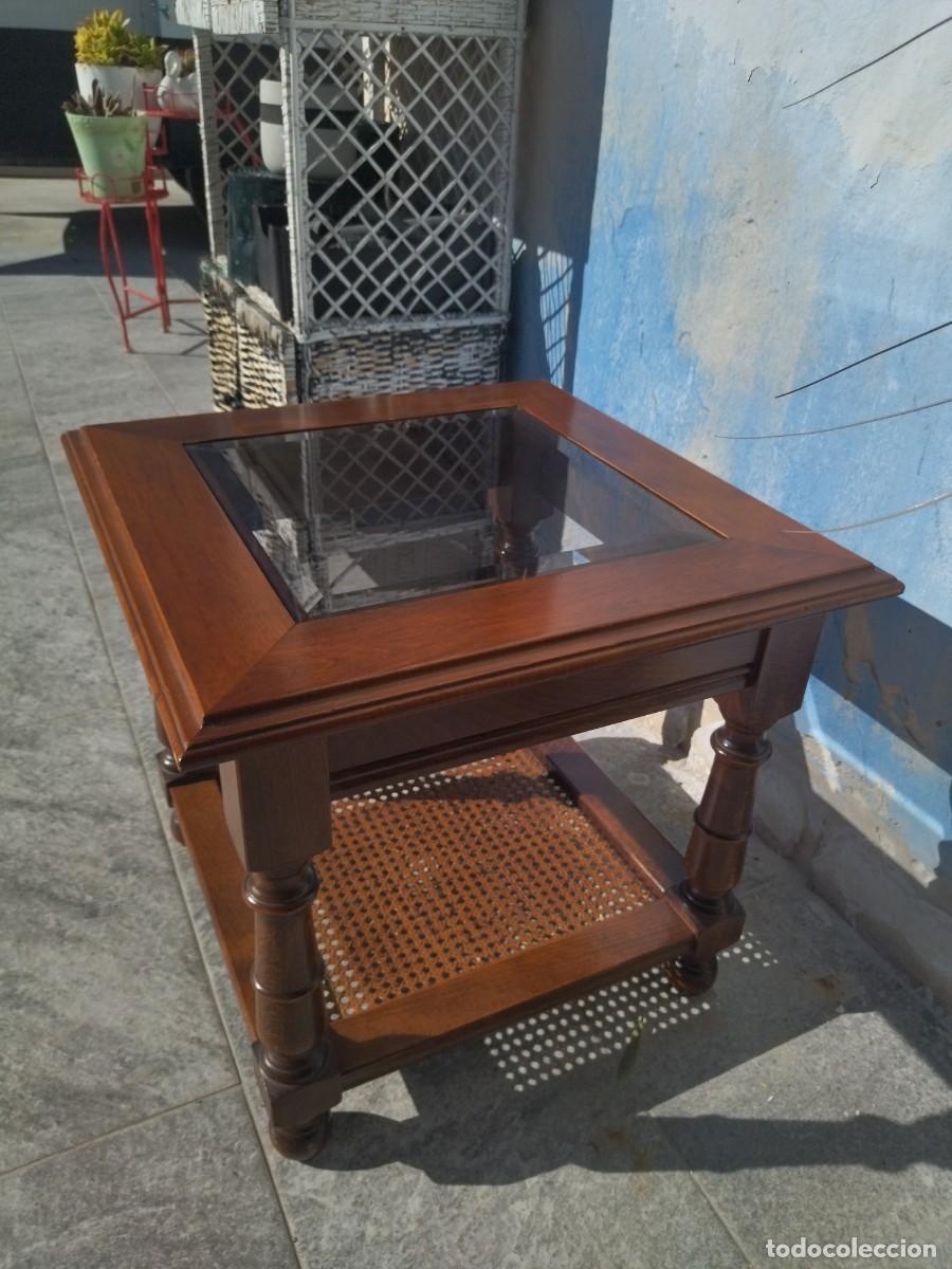 Vintage: Mesa de centro de madera noble, rat&aacute;n y cristal. - Foto 9
