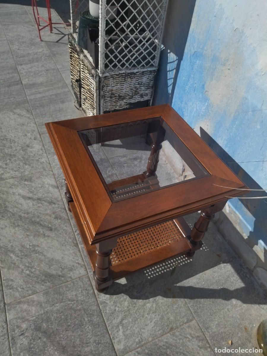 Vintage: Mesa de centro de madera noble, rat&aacute;n y cristal. - Foto 10