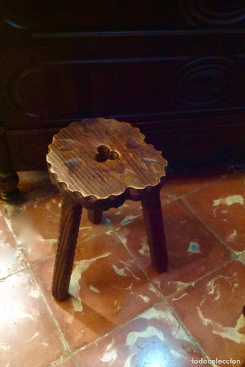 Vintage: Taburete tr&iacute;pode de madera vintage, Espa&ntilde;a 1960 - Foto 3