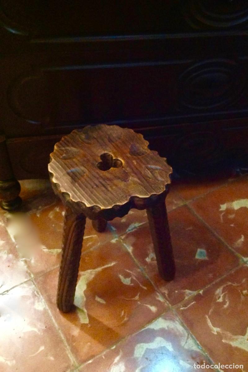 Vintage: Taburete tr&iacute;pode de madera vintage, Espa&ntilde;a 1960 - Foto 4