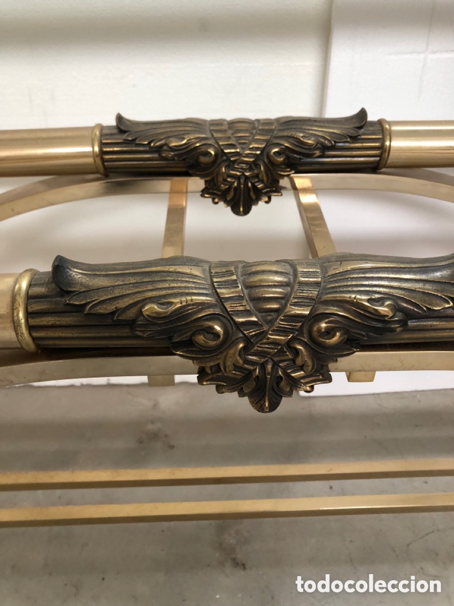 Vintage: Mesa de lat&oacute;n; n&aacute;car; bronce y cristal biselado - Foto 5