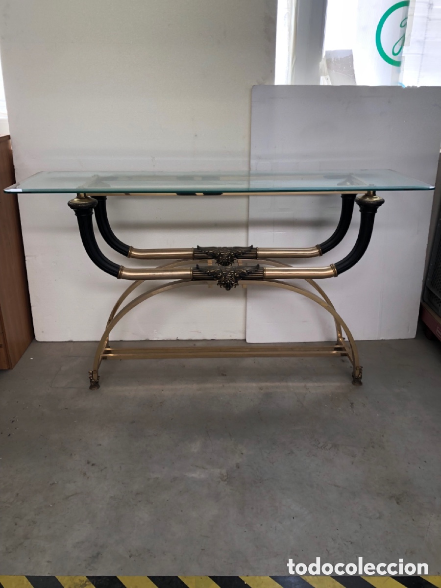 Vintage: Mesa de lat&oacute;n; n&aacute;car; bronce y cristal biselado - Foto 6
