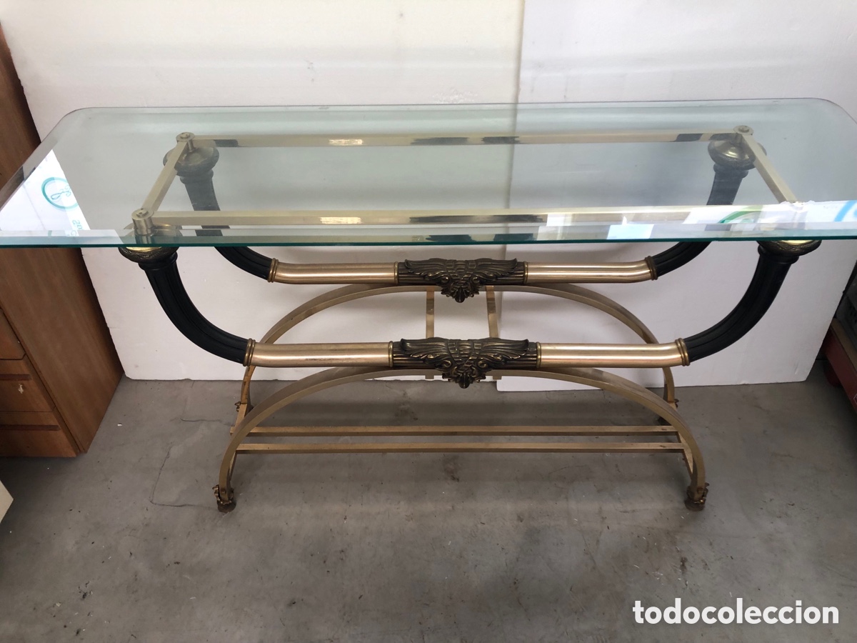 Vintage: Mesa de lat&oacute;n; n&aacute;car; bronce y cristal biselado - Foto 1