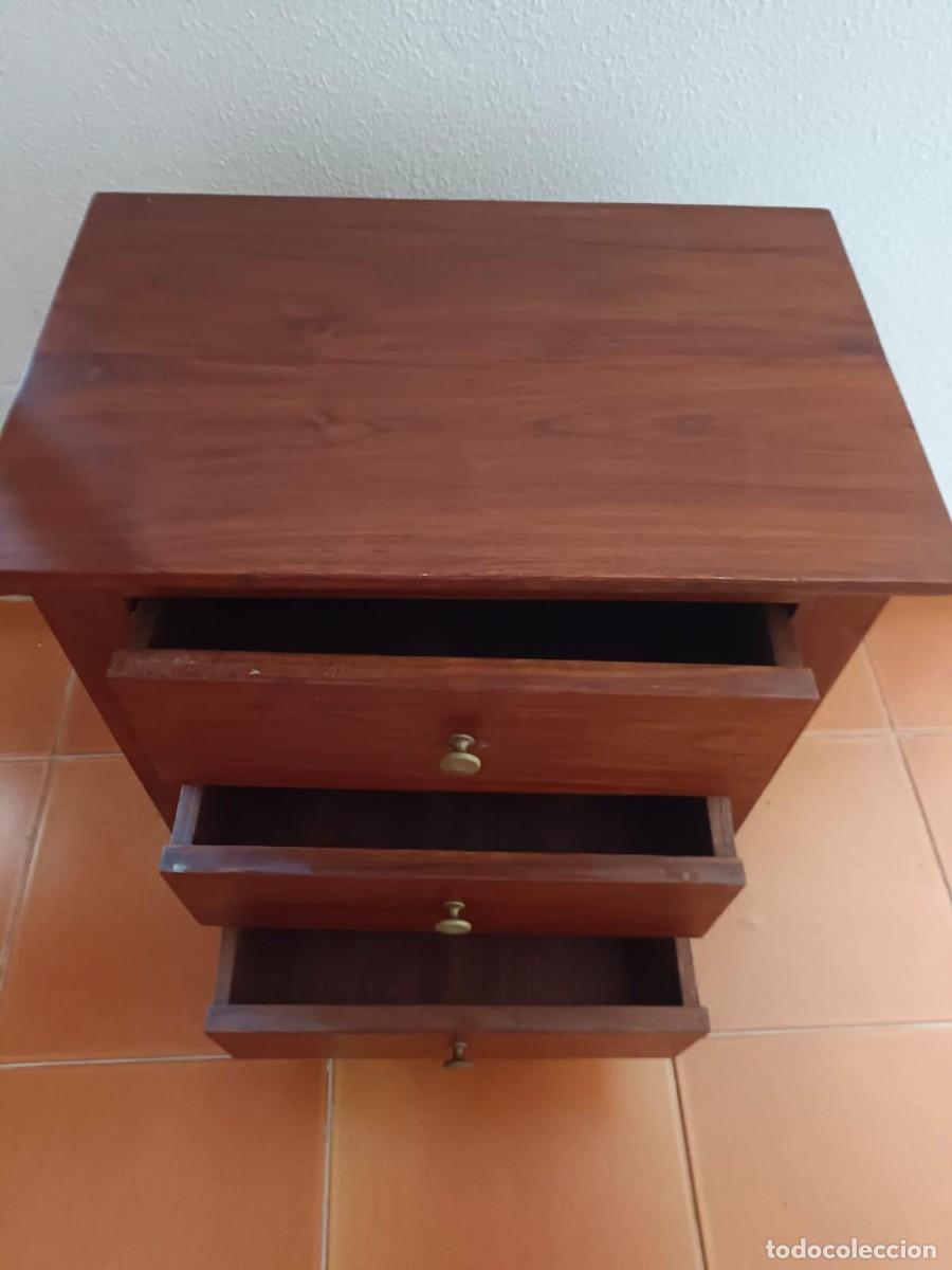 Vintage: MESA DE NOCHE DE TECA - Foto 1