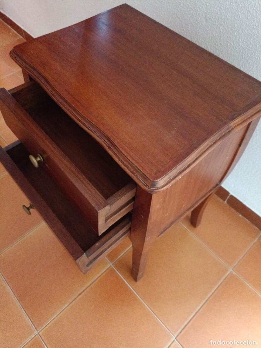 Vintage: MESA DE NOCHE DE TECA DOS CAJONES - Foto 3