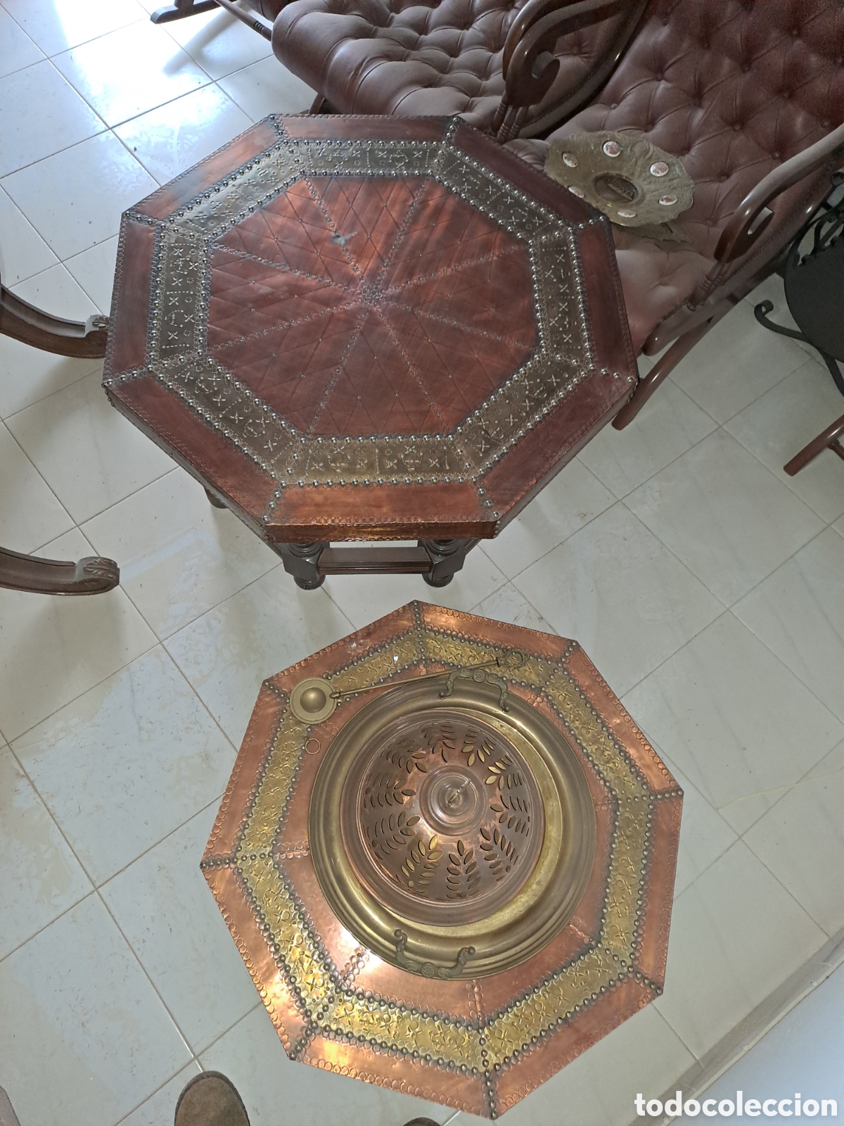 Vintage: Conjunto de mesa y brasero de lat&oacute;n - Foto 1