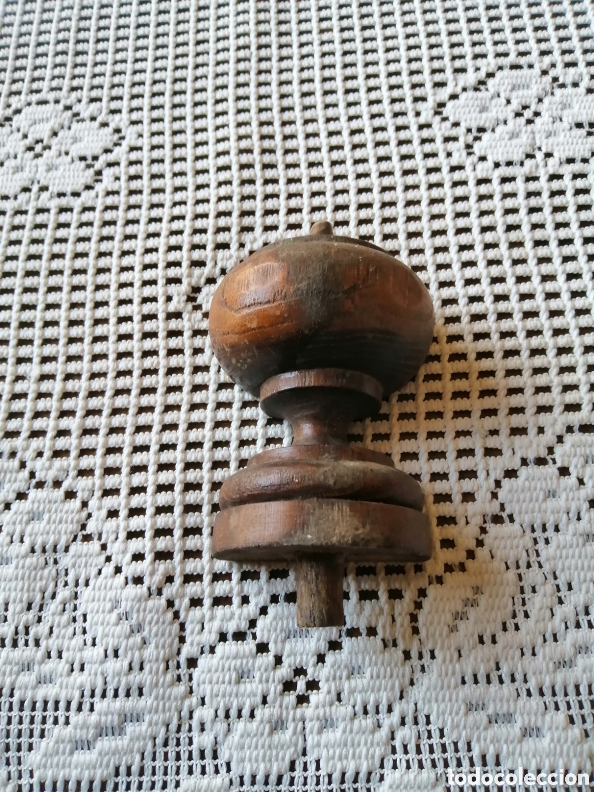 Vintage: PEQUE&Ntilde;O REMATE DE MUEBLE. CASTA&Ntilde;O - Foto 1