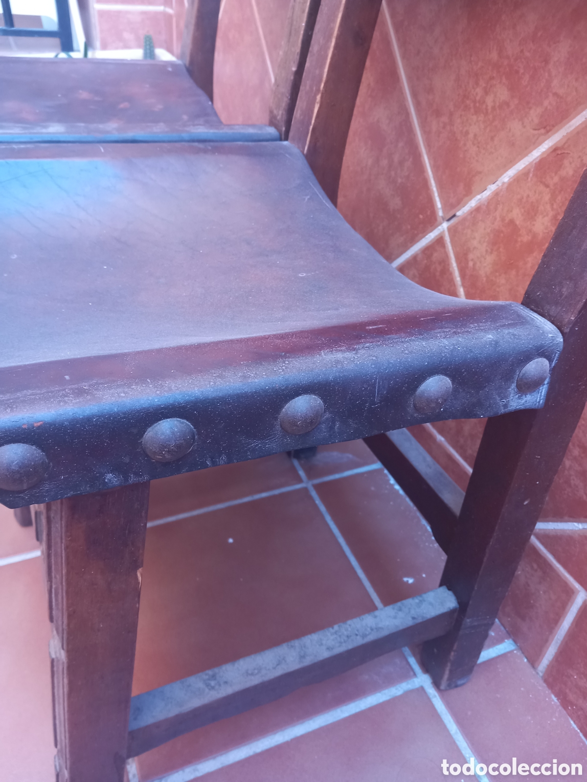 Vintage: Sillas de madera tallada. - Foto 2