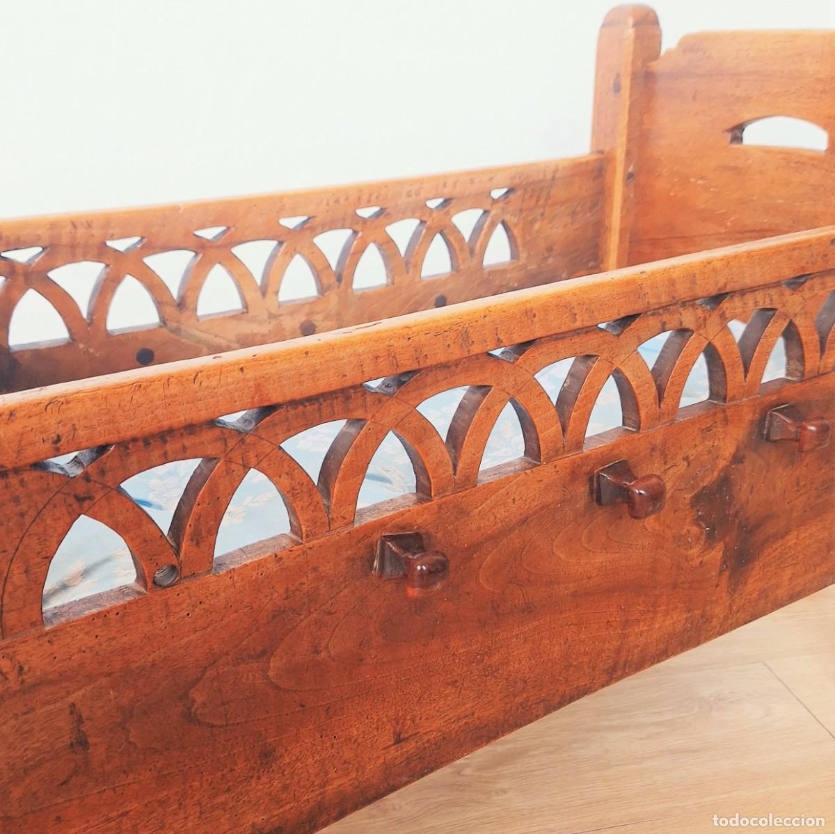 Vintage: Antigua cuna de madera. 1820 - 1850 - Foto 3