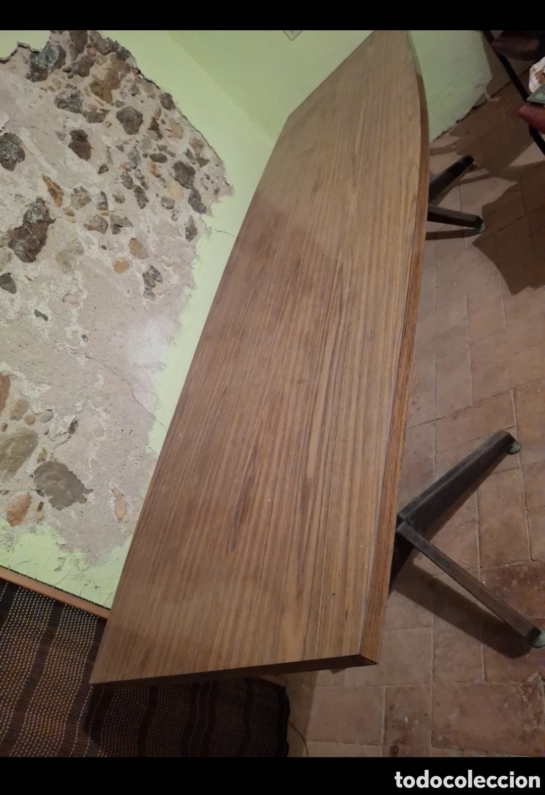Vintage: Mesa madera estructura resistente hierro con 8 sillas - Foto 1