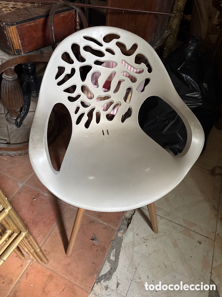 Vintage: Silla de dise&ntilde;o en PVC y madera - Foto 1