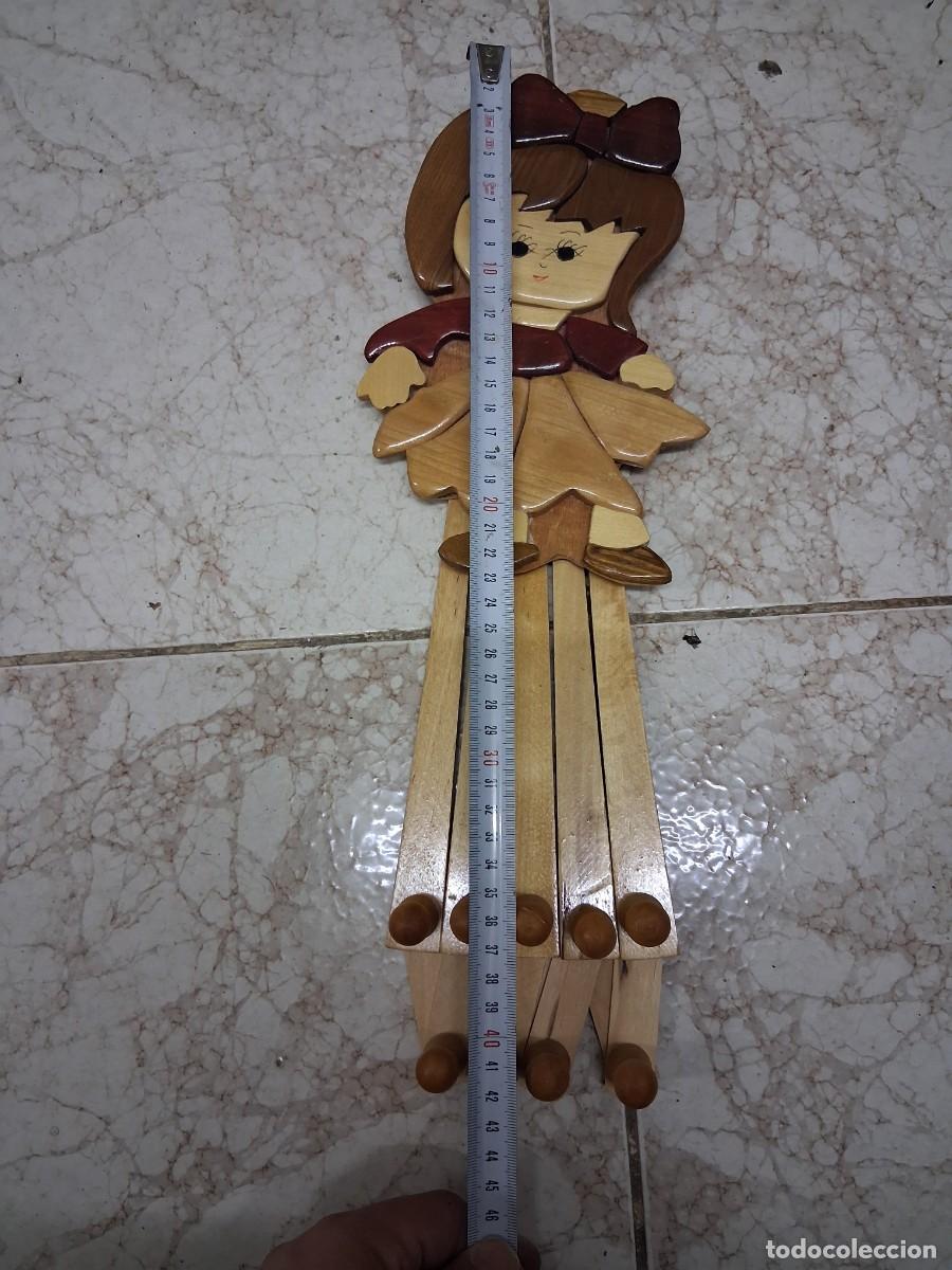 Vintage: Percha perchero de madera con forma de ni&ntilde;a mu&ntilde;eca - Foto 3